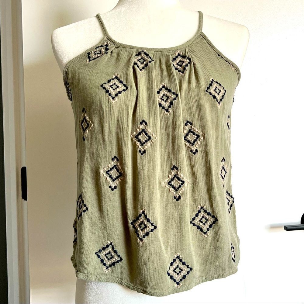 5/$25 Francesca's Patterned Halter Top - Picture 2 of 6